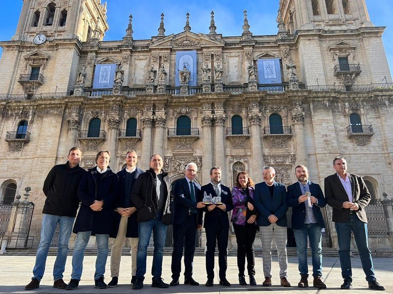 miembros del grupo Peñalver reunidos con el ayuntamiento